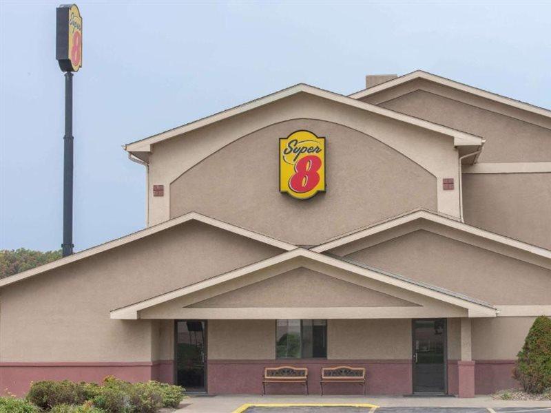 Hotel Super 8 By Wyndham Youngstown/austintown Youngstown