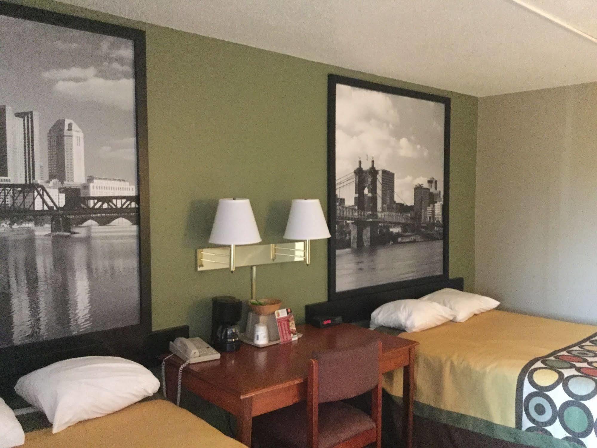 Super 8 By Wyndham Youngstown/austintown Hotel *